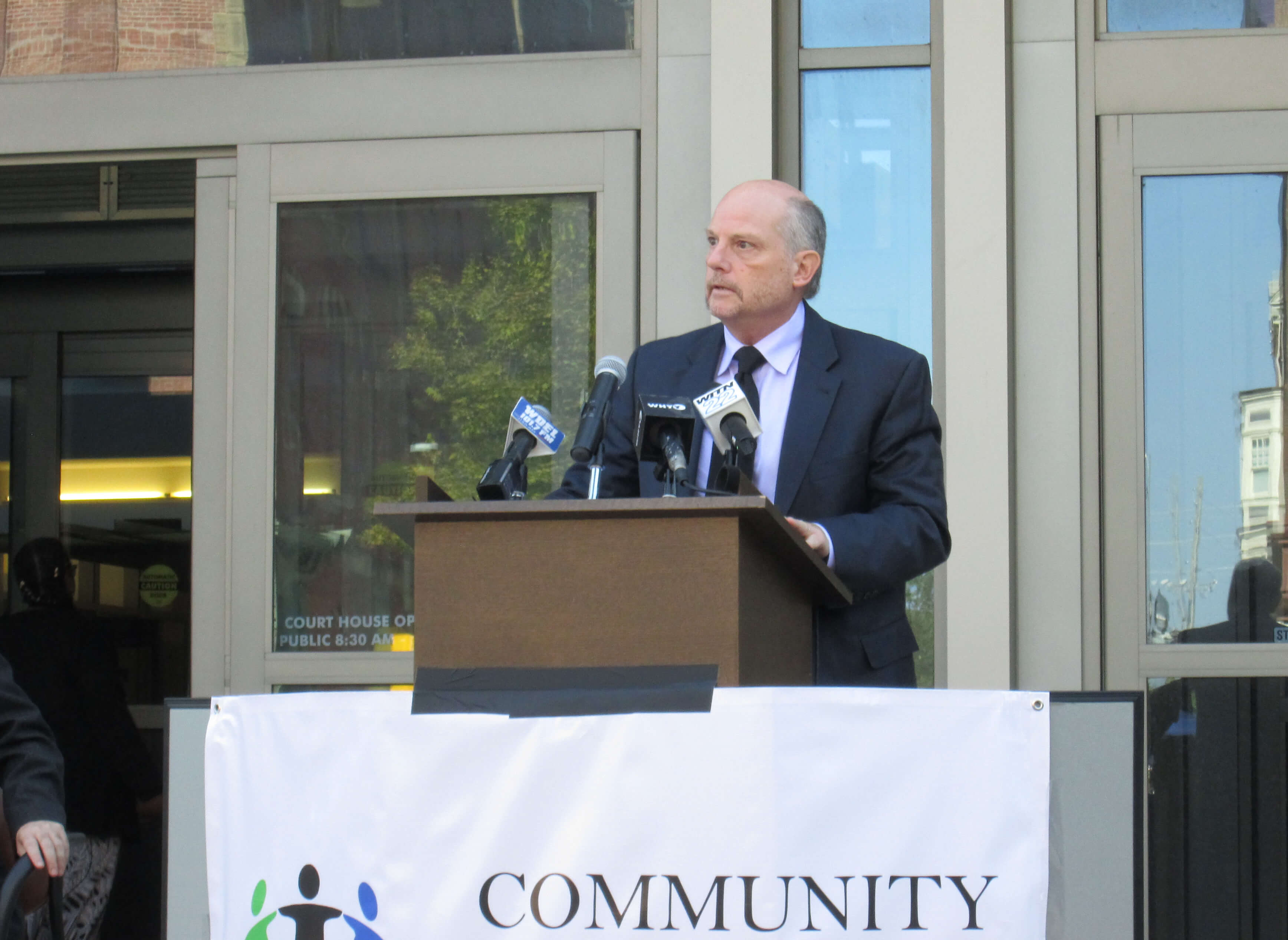 Supreme Court Chief Justice Leo Strine speaking at the 2018 Community Resource Center